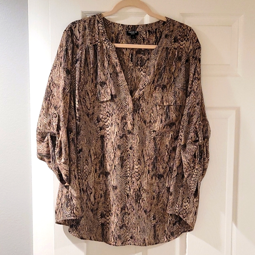 Torrid harper shirt size 3
